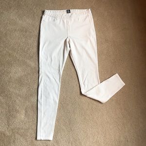 White Stretch Jeggings With Pockets NWOT